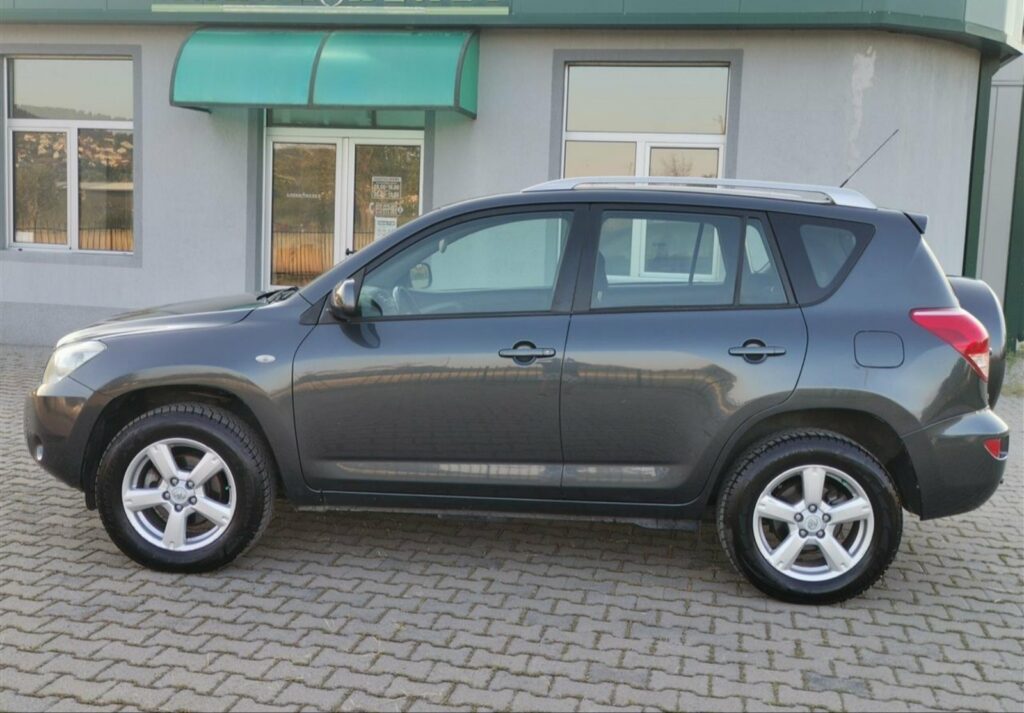 Toyota RAV4 2.2 D-Cat