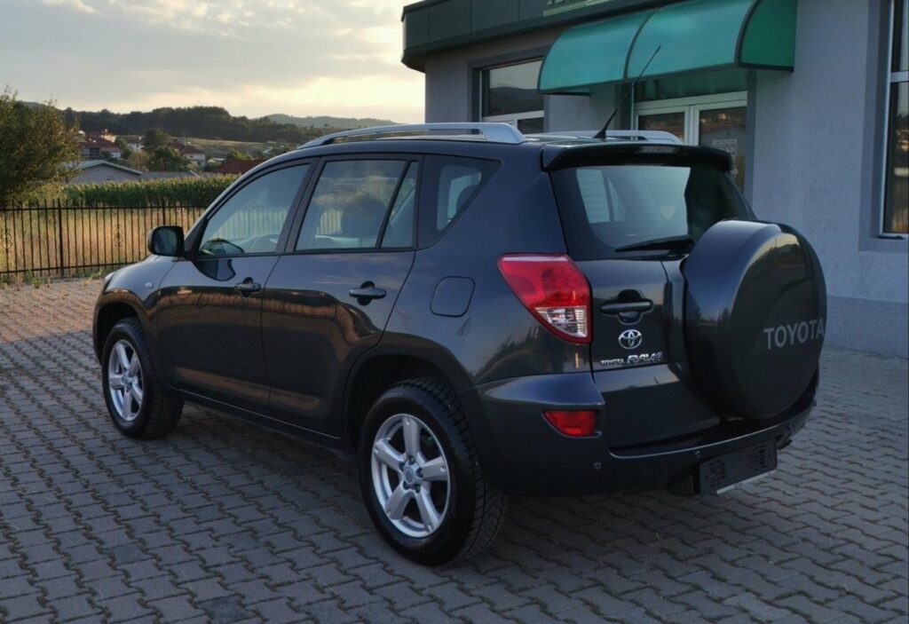 Toyota RAV4 2.2 D-Cat