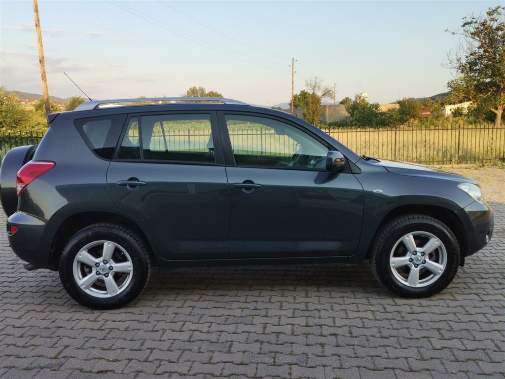 Toyota RAV4 2.2 D-Cat