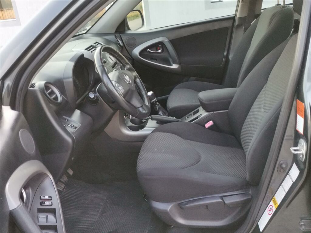Toyota RAV4 2.2 D-Cat